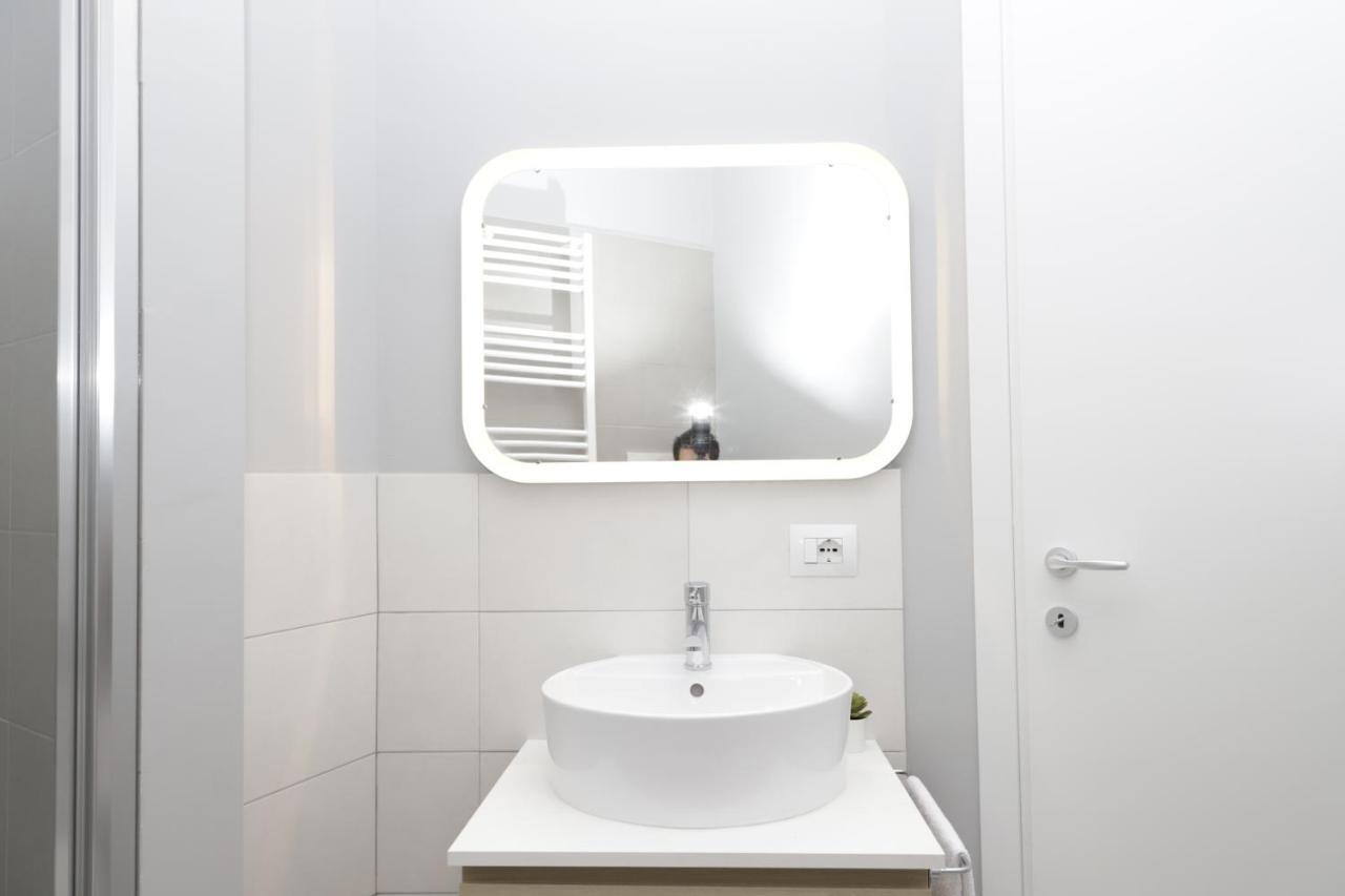 Hemeras Boutique Homes - 2 Luxury Apartments In The City Center Milan Luaran gambar